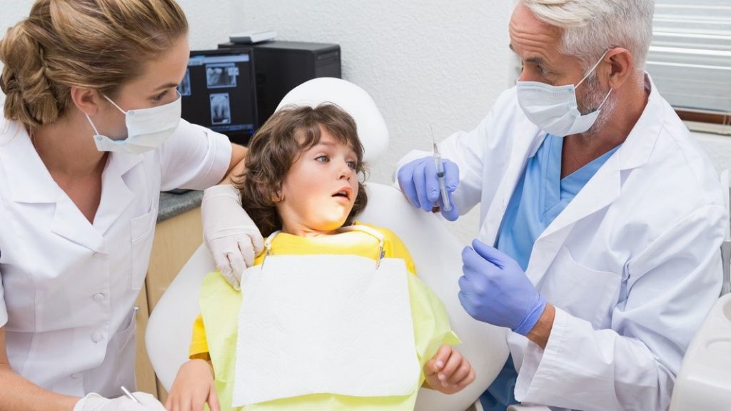 جراحی دندان در کودکان